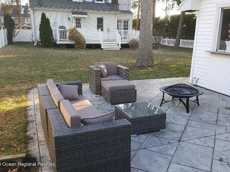 625 Brooklyn Blvd — Photo 2