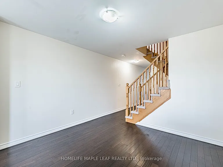 67 Benhurst Cres — Photo 12