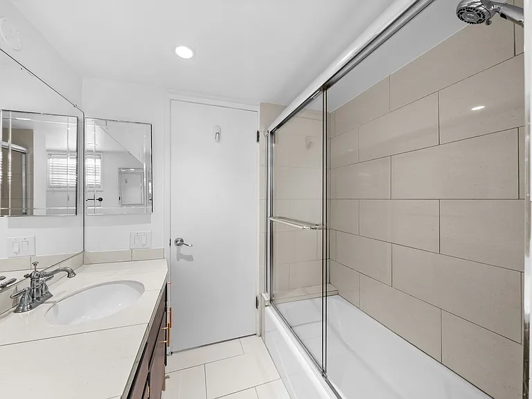148 S Reeves Dr #4 — Photo 14
