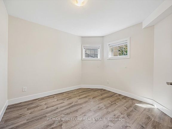 5th image of 210 Dunsmore Ln