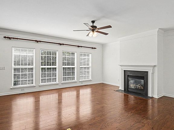3rd image of 118 Cabin Branch Cir