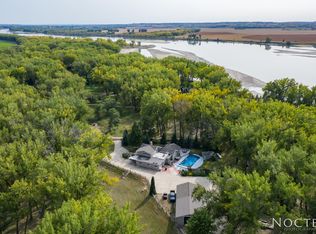 15180 Sundown Dr, Bismarck, ND 58503