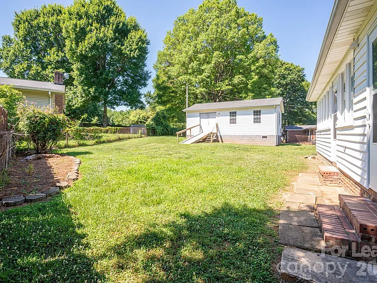 2020 Helen Dr — Photo 36