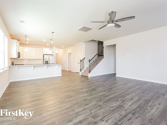 4th image of 14 Wild Lily Dr