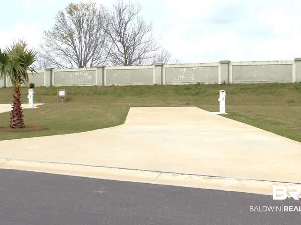 12267 Gateway Dr, Elberta, AL 36530