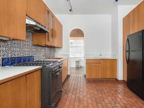 5th image of 380 Riverside Dr #2CD