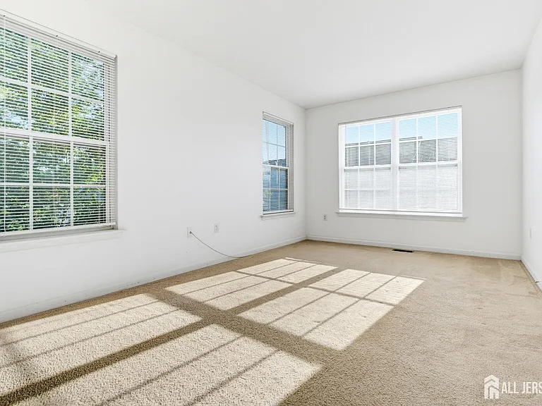 1054 Morning Glory Dr — Photo 18