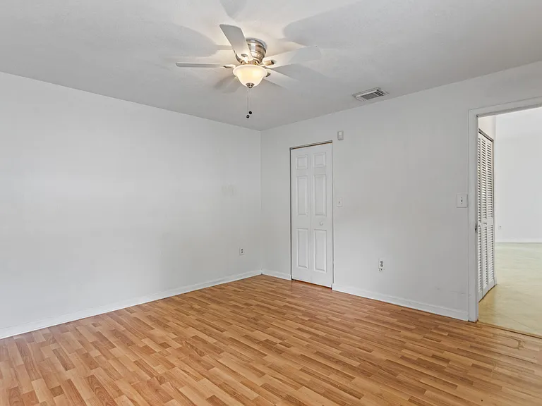 13945 Langley Pl — Photo 33