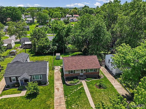 2nd image of 9826 Lullaby Ln