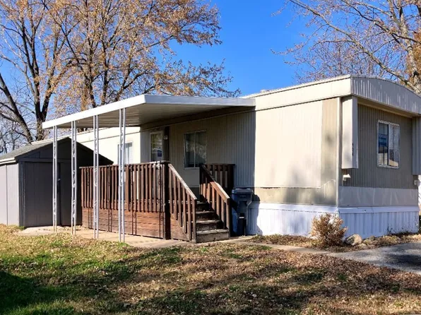 904 SE 41st Ter #804, Topeka, KS 66609