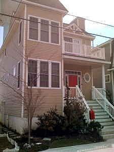 1st image of 733 Moore Ave