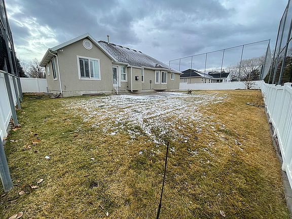 3rd image of 4582 W Knox Dr