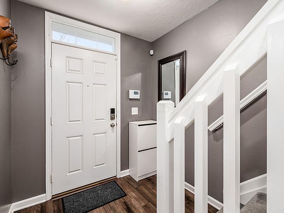 3rd image of 5573 Bow Falls Blvd