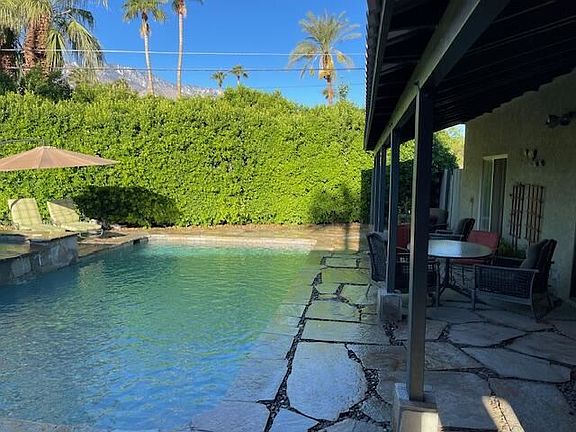 2nd image of 601 N Farrell Dr