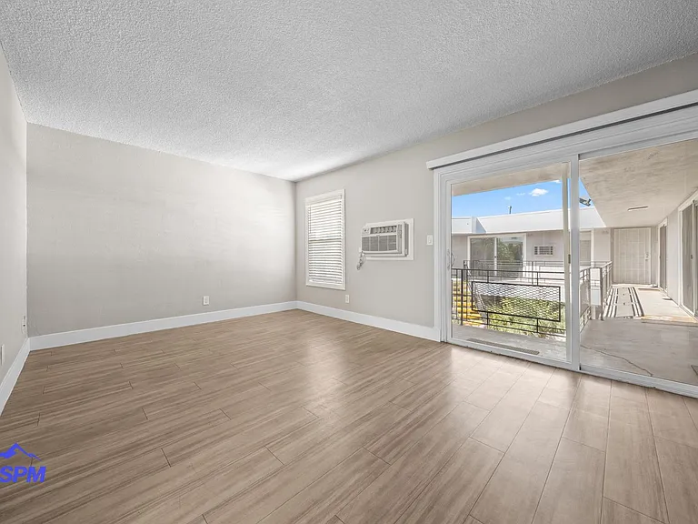 Willow Glen Apartments — Photo 7
