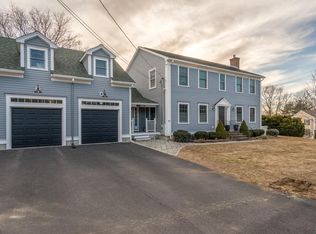3 Lois St, Newburyport, MA 01950