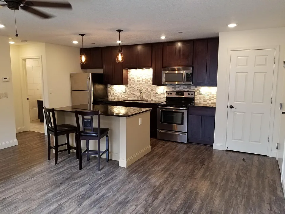 1975 Wilson Ave #8