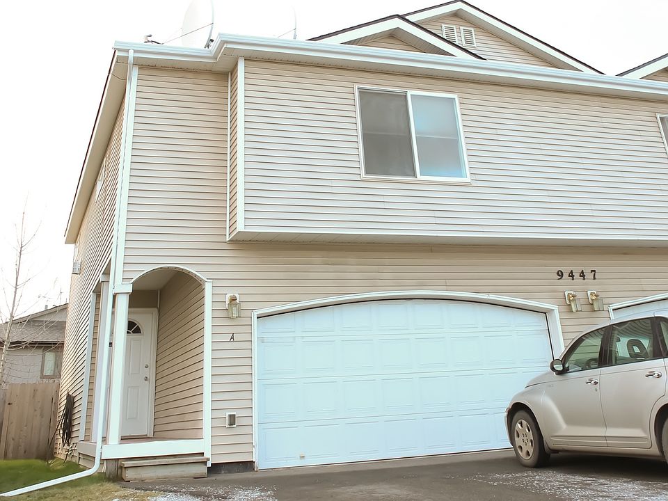 2 Car Garage, 2 parking spaces out