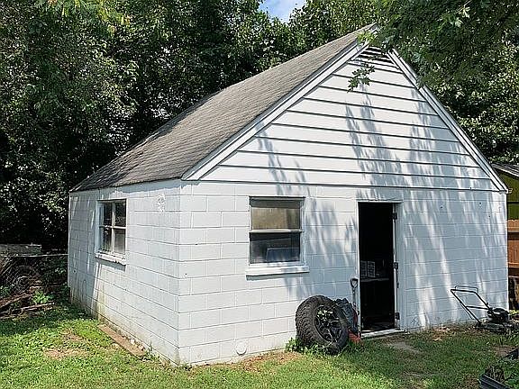 2nd image of 2704 Irisdale Ave