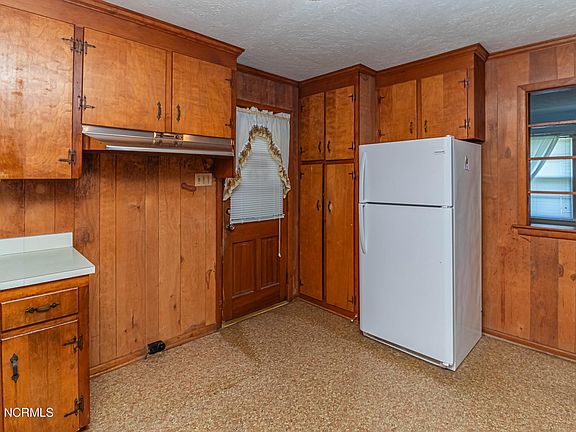 5th image of 318 Woodview Drive