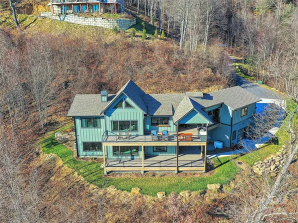 145 Crookston Dr, Waynesville, NC 28785