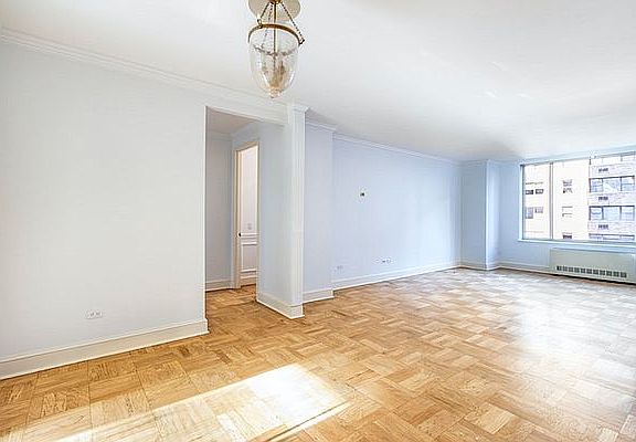 5th image of 308 E 72nd St APT 14A