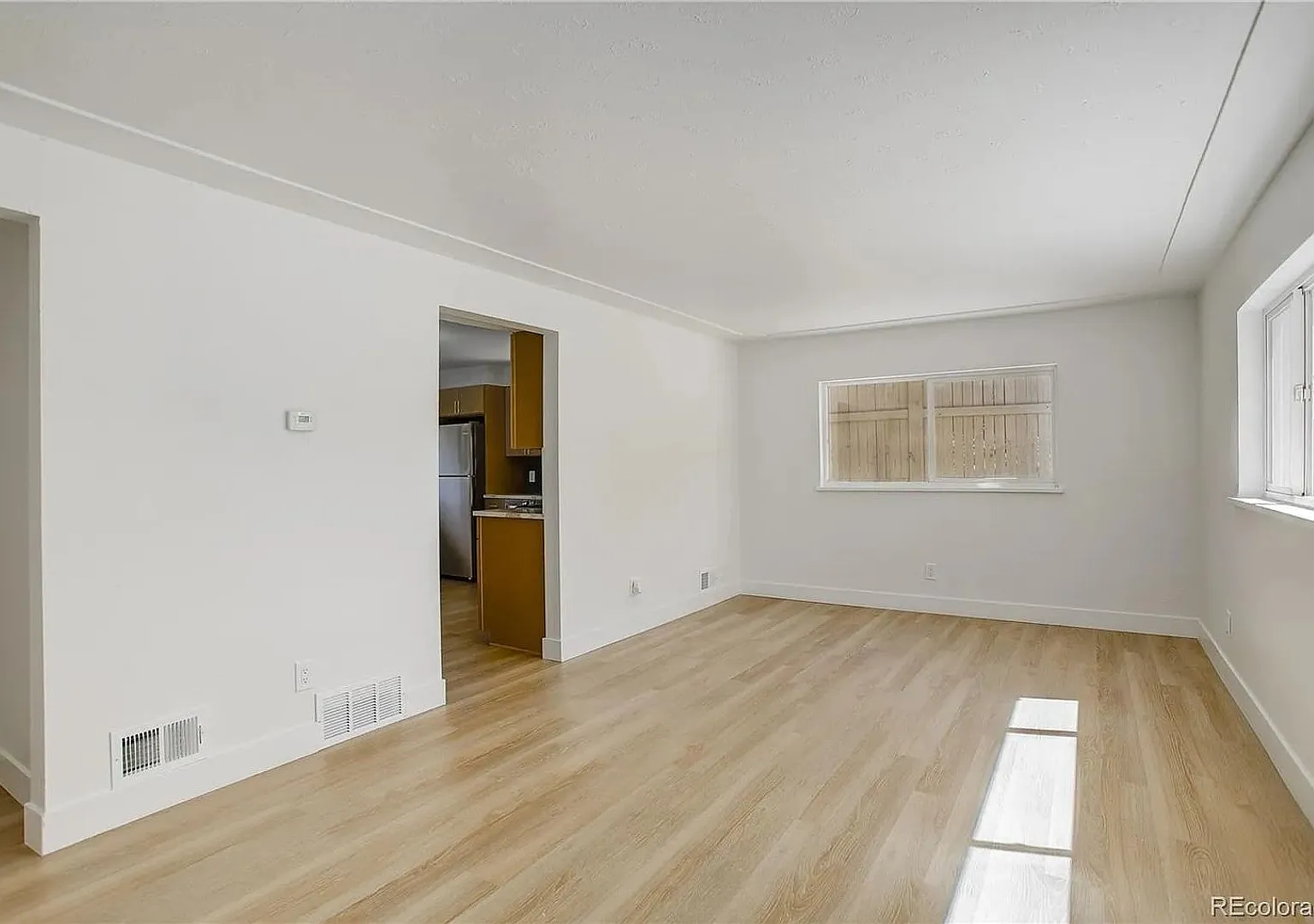 Updated 2BD, 1BA Half-Duplex in Englewood — Photo 3