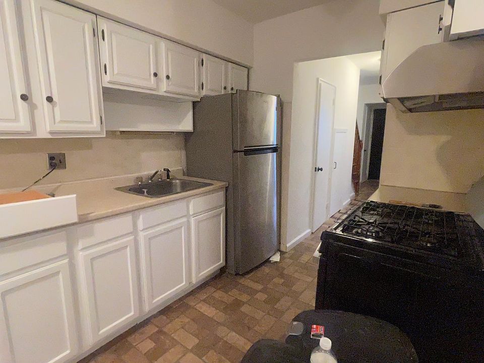 1st image of 2987 Lawton Ave Floor 2