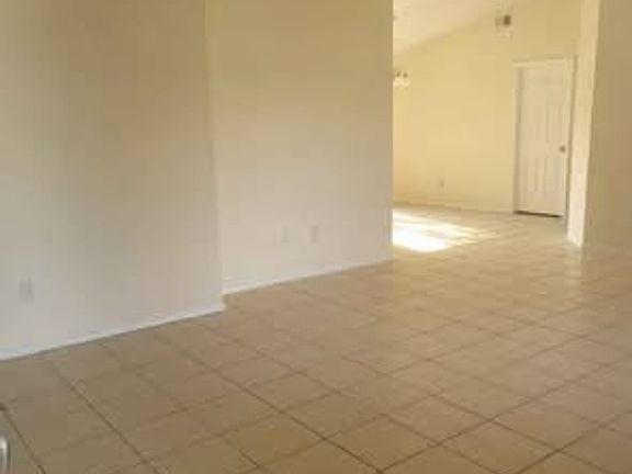 5th image of 10 Spruce Way