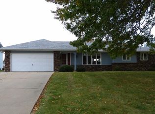 1560 W 3rd St, Pella, IA 50219