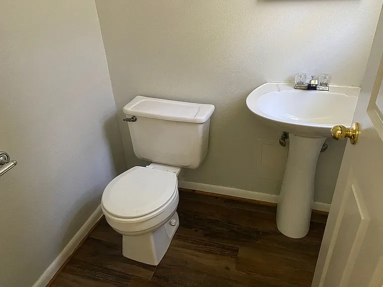 5745 Roma Dr — Photo 10