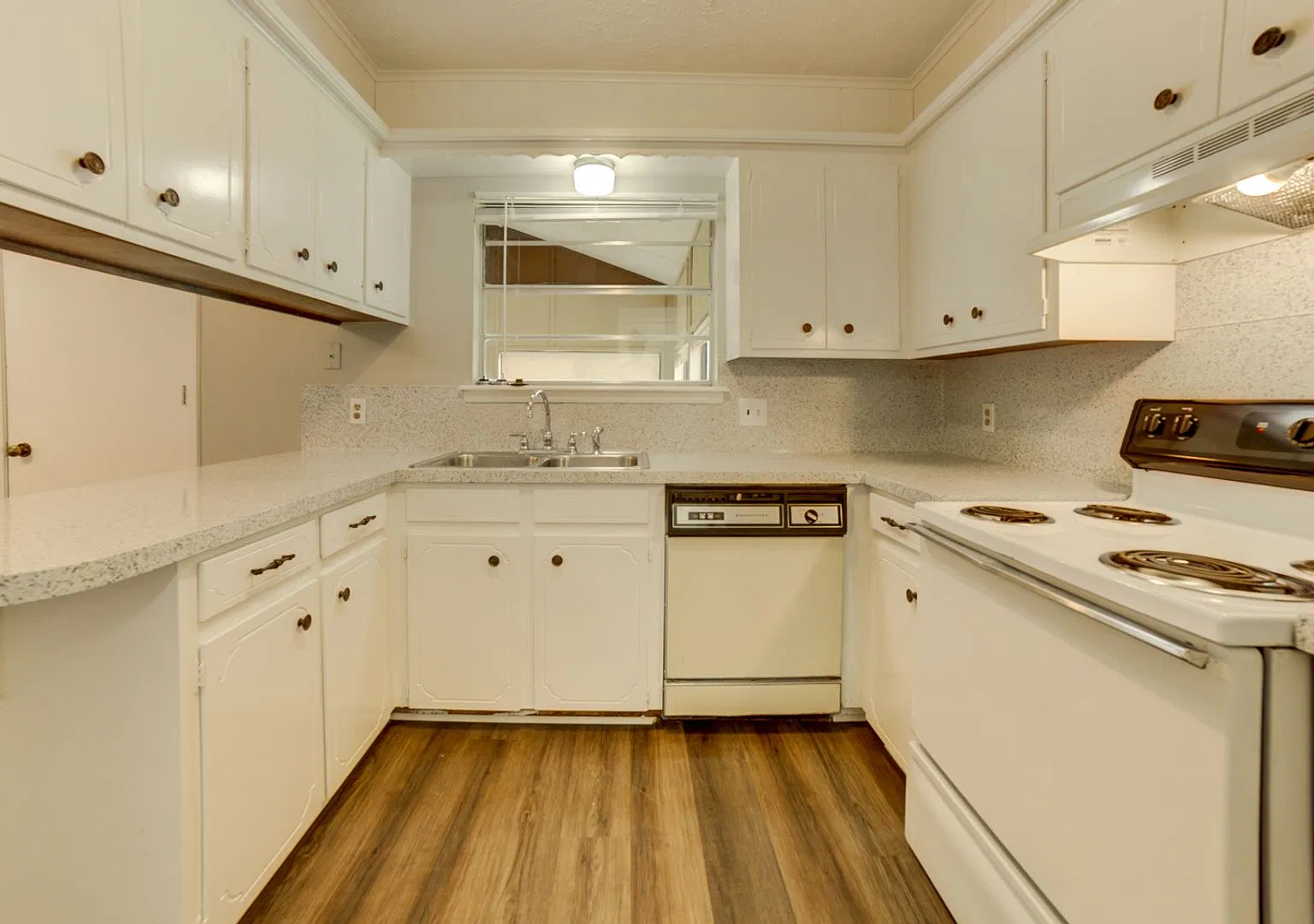 3 Bed | 1.5 Bath in Claremore! — Photo 3