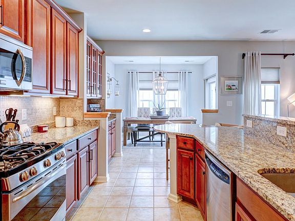 5th image of 33121 Seashore Ln