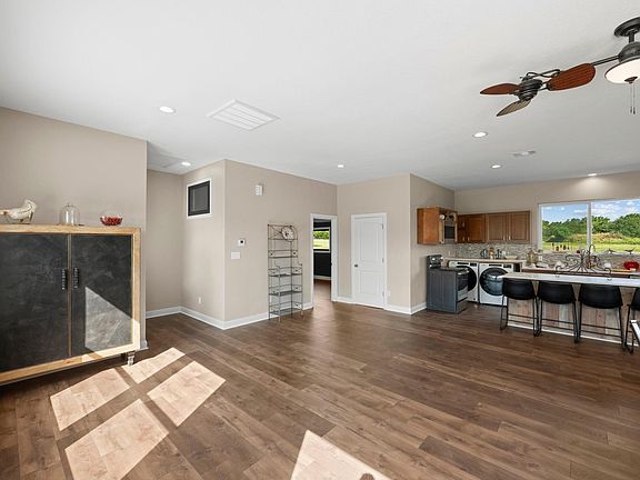 5th image of 408 Mesa Oaks