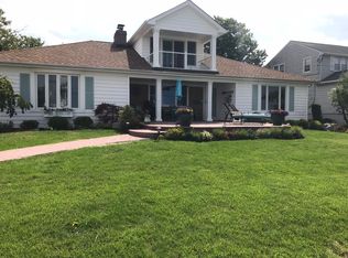 20 Mincher Pl, Amityville, NY 11701