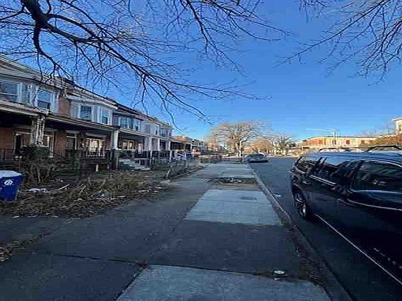 5th image of 2907 Belmont Ave