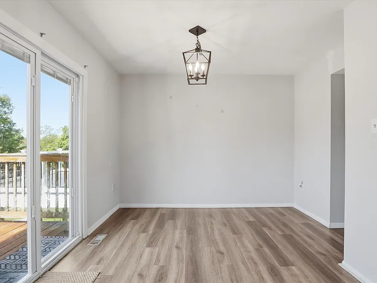 663 Johahn Dr — Photo 6