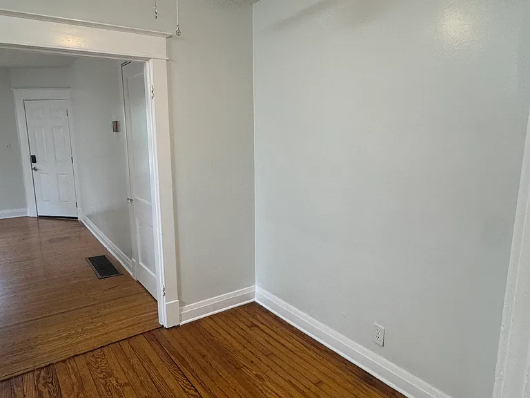 1333 Castlewood Ave #2 — Photo 11