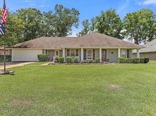 39 Lamplighter Rd, Pearl, MS 39208