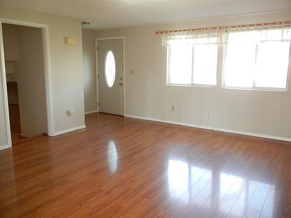 5th image of 10070 Broken Woods Dr