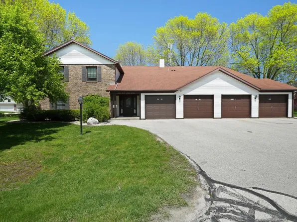 4122 81st PLACE #16B, Kenosha, WI 53142