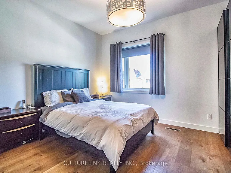 121 Montrose Ave #1 — Photo 13