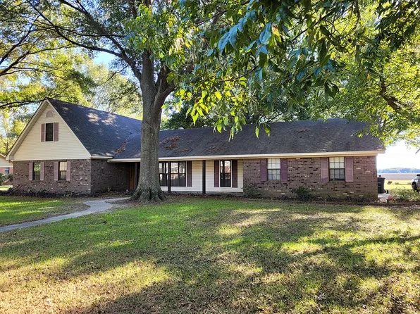 512 Gerald St, Leland, MS 38756