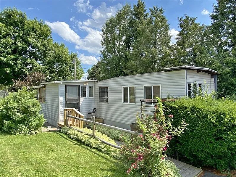 2 bed, 625 sqft, $725 — Photo 2