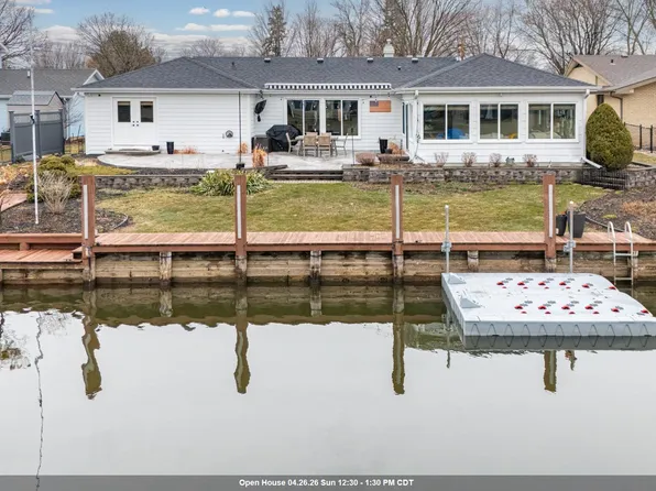 933 Starboard Ct, Oshkosh, WI 54901