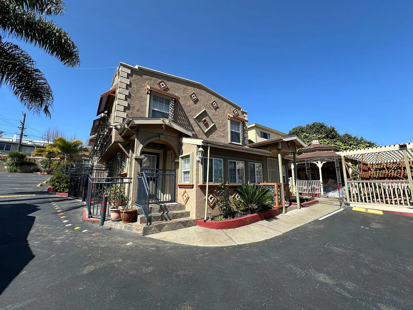 10701 San Pablo Ave — Photo 2