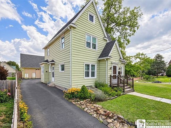2nd image of 12 Meadow Ln