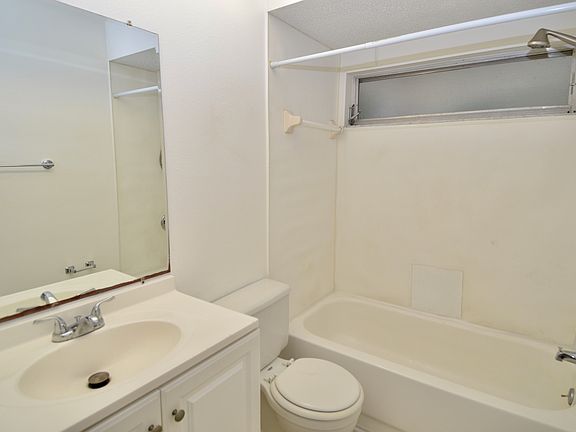 5th image of 411 San Miguel Ave