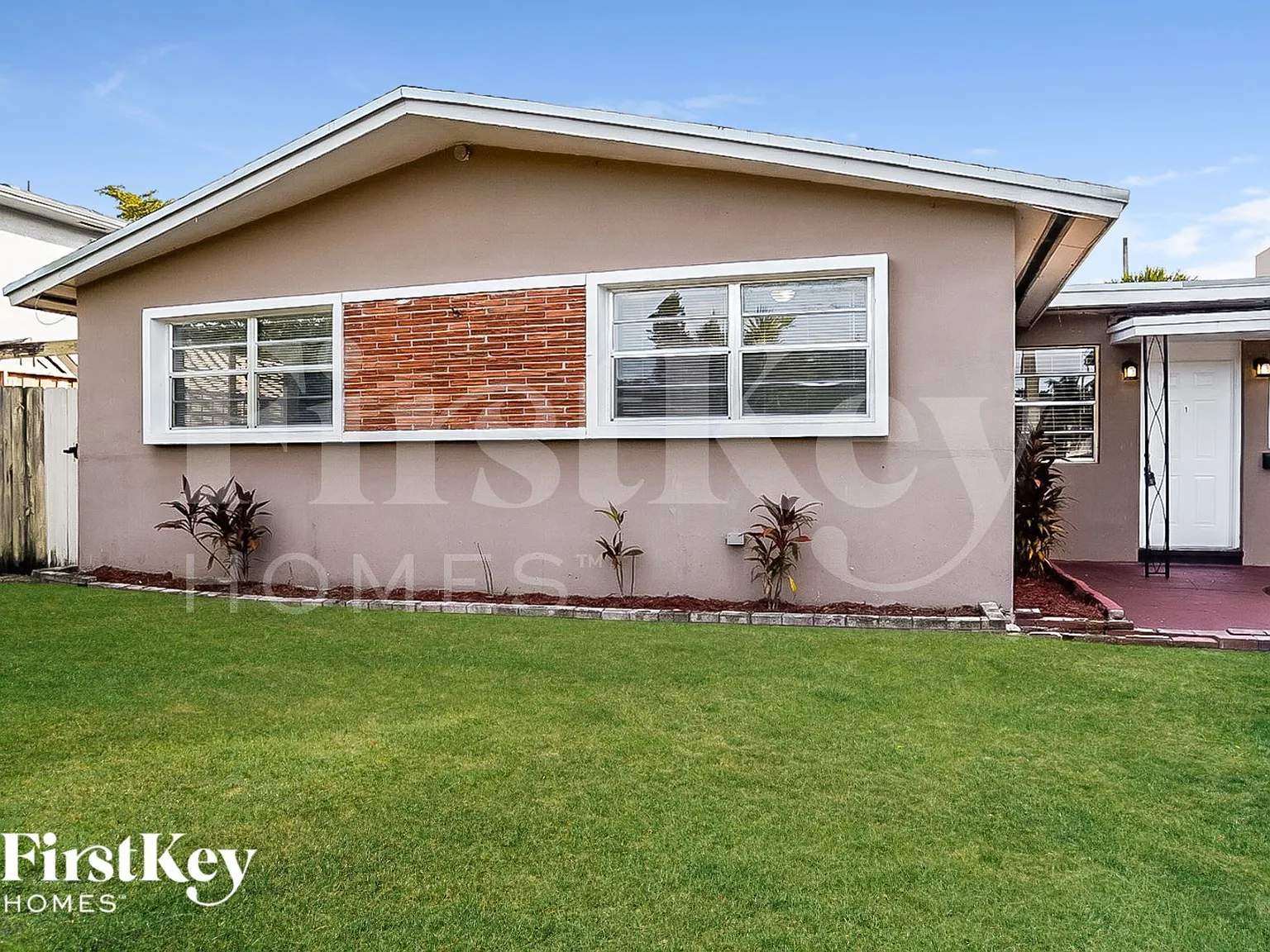 2 bed, 1.0 bath, 1993 sqft, $2,810 — Photo 1