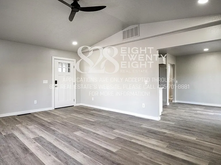 2266 Donna Dr — Photo 7